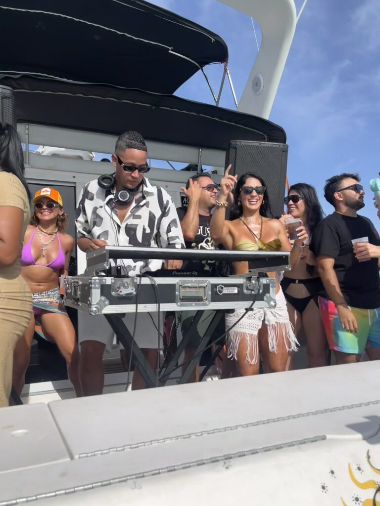 Midnight Party yacht